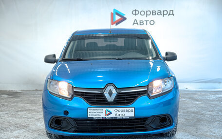 Renault Logan II, 2015 год, 650 000 рублей, 2 фотография