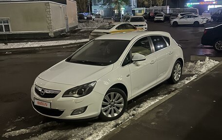 Opel Astra J, 2011 год, 850 000 рублей, 2 фотография