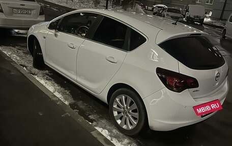 Opel Astra J, 2011 год, 850 000 рублей, 5 фотография