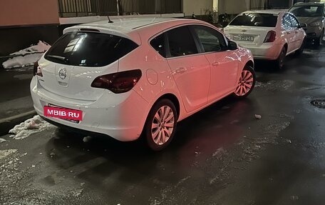 Opel Astra J, 2011 год, 850 000 рублей, 4 фотография