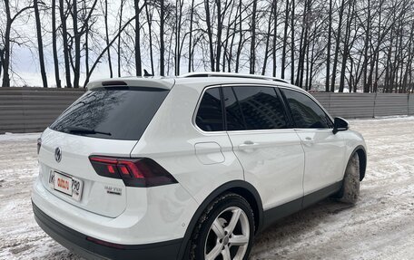 Volkswagen Tiguan II, 2017 год, 2 500 000 рублей, 3 фотография