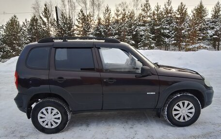 Chevrolet Niva I рестайлинг, 2011 год, 525 000 рублей, 4 фотография