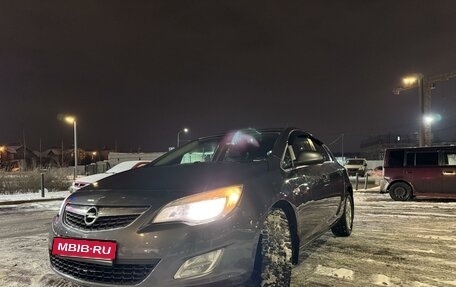 Opel Astra J, 2010 год, 990 000 рублей, 3 фотография