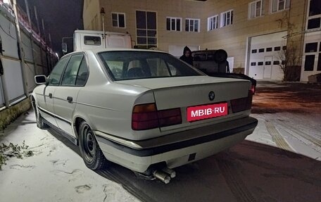 BMW 5 серия, 1989 год, 199 999 рублей, 1 фотография