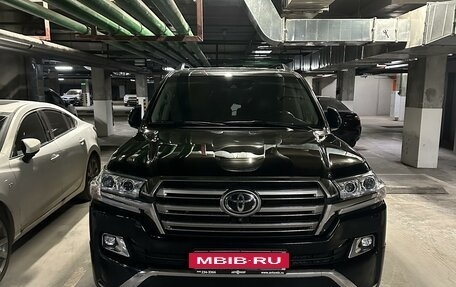 Toyota Land Cruiser 200, 2017 год, 8 200 000 рублей, 1 фотография