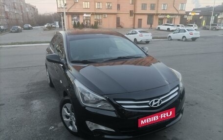 Hyundai Solaris II рестайлинг, 2015 год, 1 200 000 рублей, 1 фотография