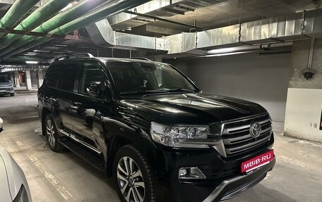 Toyota Land Cruiser 200, 2017 год, 8 200 000 рублей, 2 фотография