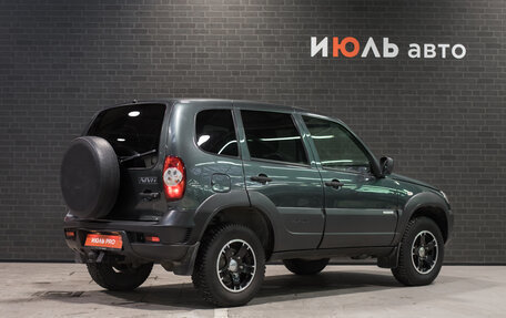 Chevrolet Niva I рестайлинг, 2017 год, 795 000 рублей, 6 фотография