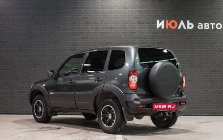 Chevrolet Niva I рестайлинг, 2017 год, 795 000 рублей, 4 фотография