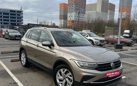 Volkswagen Tiguan II, 2021 год, 2 500 000 рублей, 2 фотография