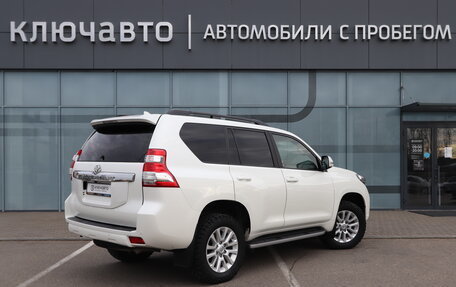 Toyota Land Cruiser Prado 150 рестайлинг 2, 2016 год, 4 000 000 рублей, 2 фотография