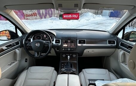 Volkswagen Touareg III, 2015 год, 3 375 000 рублей, 12 фотография