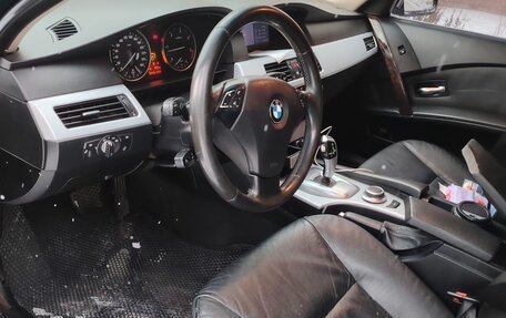 BMW 5 серия, 2004 год, 1 400 000 рублей, 8 фотография