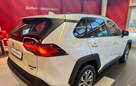 Toyota RAV4, 2024 год, 4 600 000 рублей, 4 фотография