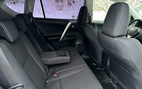 Toyota RAV4, 2017 год, 2 750 000 рублей, 3 фотография