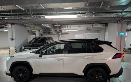 Toyota RAV4, 2021 год, 3 550 000 рублей, 3 фотография