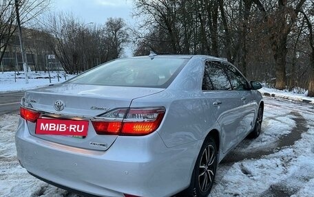 Toyota Camry, 2017 год, 2 300 000 рублей, 7 фотография