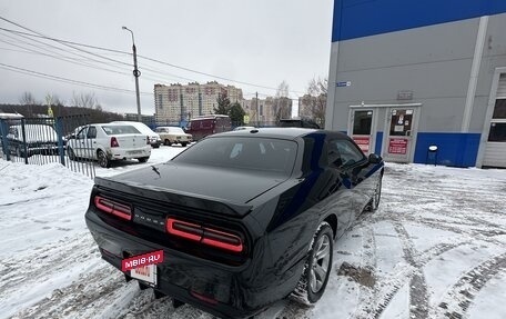 Dodge Challenger III рестайлинг 2, 2017 год, 3 000 000 рублей, 4 фотография