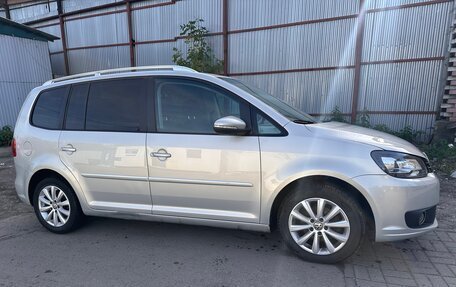 Volkswagen Touran III, 2012 год, 1 300 000 рублей, 4 фотография