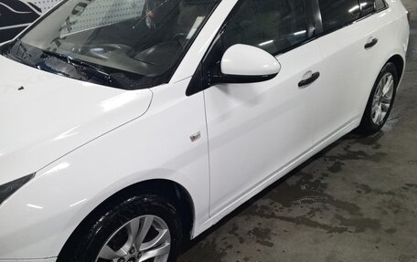 Chevrolet Cruze II, 2010 год, 650 000 рублей, 3 фотография