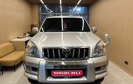 Toyota Land Cruiser Prado 120 рестайлинг, 2003 год, 2 020 000 рублей, 2 фотография