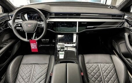 Audi S8, 2024 год, 28 000 000 рублей, 16 фотография