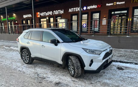 Toyota RAV4, 2021 год, 4 500 000 рублей, 3 фотография