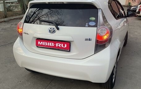 Toyota Aqua I, 2013 год, 915 000 рублей, 27 фотография