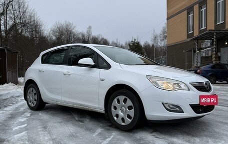 Opel Astra J, 2011 год, 1 100 000 рублей, 2 фотография