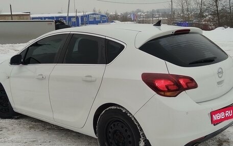 Opel Astra J, 2010 год, 750 000 рублей, 1 фотография