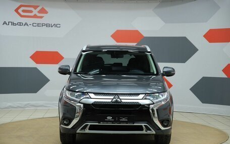 Mitsubishi Outlander III рестайлинг 3, 2019 год, 2 490 000 рублей, 2 фотография