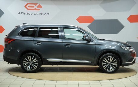 Mitsubishi Outlander III рестайлинг 3, 2019 год, 2 490 000 рублей, 4 фотография