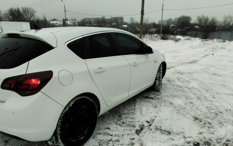 Opel Astra J, 2010 год, 750 000 рублей, 3 фотография