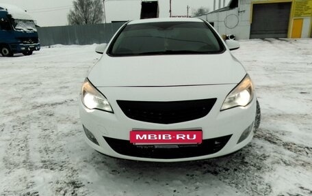 Opel Astra J, 2010 год, 750 000 рублей, 11 фотография