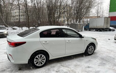 KIA Rio IV, 2018 год, 1 550 000 рублей, 5 фотография