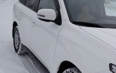 Mitsubishi Outlander III рестайлинг 3, 2012 год, 1 650 000 рублей, 6 фотография