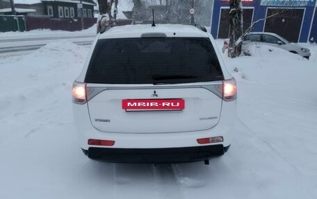 Mitsubishi Outlander III рестайлинг 3, 2012 год, 1 650 000 рублей, 14 фотография