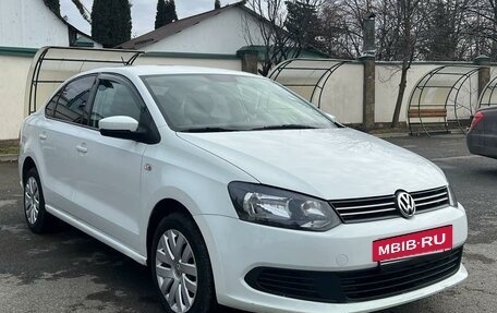 Volkswagen Polo VI (EU Market), 2015 год, 850 000 рублей, 2 фотография