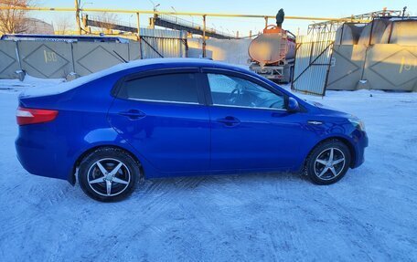 KIA Rio III рестайлинг, 2011 год, 695 000 рублей, 2 фотография