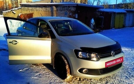 Volkswagen Polo VI (EU Market), 2014 год, 860 000 рублей, 2 фотография