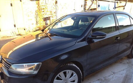 Volkswagen Jetta VI, 2011 год, 650 000 рублей, 2 фотография