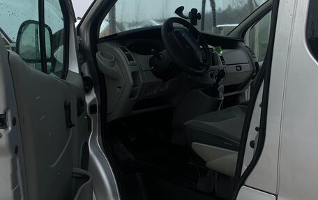 Renault Trafic, 2010 год, 1 655 000 рублей, 14 фотография