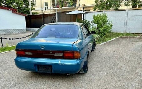 Toyota Sprinter VIII (E110), 1994 год, 300 000 рублей, 2 фотография