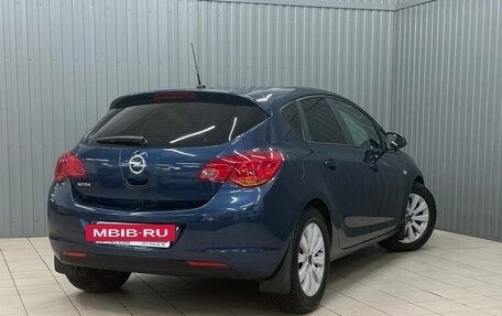 Opel Astra J, 2011 год, 777 000 рублей, 2 фотография