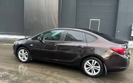 Opel Astra J, 2013 год, 890 000 рублей, 7 фотография