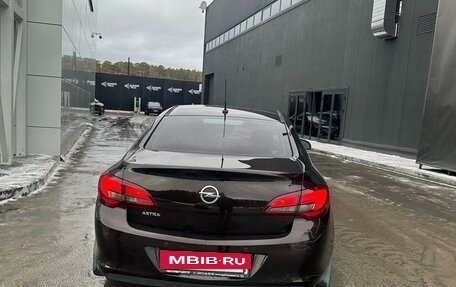 Opel Astra J, 2013 год, 890 000 рублей, 4 фотография