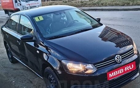 Volkswagen Polo VI (EU Market), 2011 год, 850 000 рублей, 2 фотография