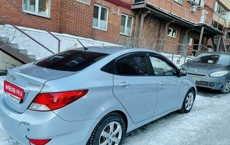 Hyundai Solaris II рестайлинг, 2011 год, 650 000 рублей, 4 фотография