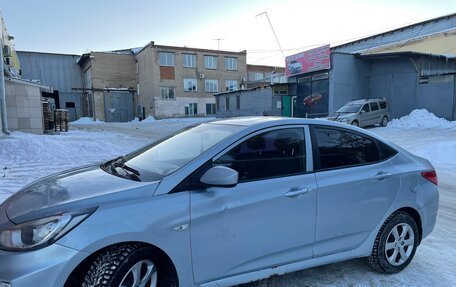 Hyundai Solaris II рестайлинг, 2011 год, 650 000 рублей, 14 фотография