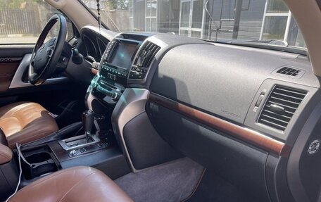 Toyota Land Cruiser 200, 2014 год, 4 950 000 рублей, 2 фотография